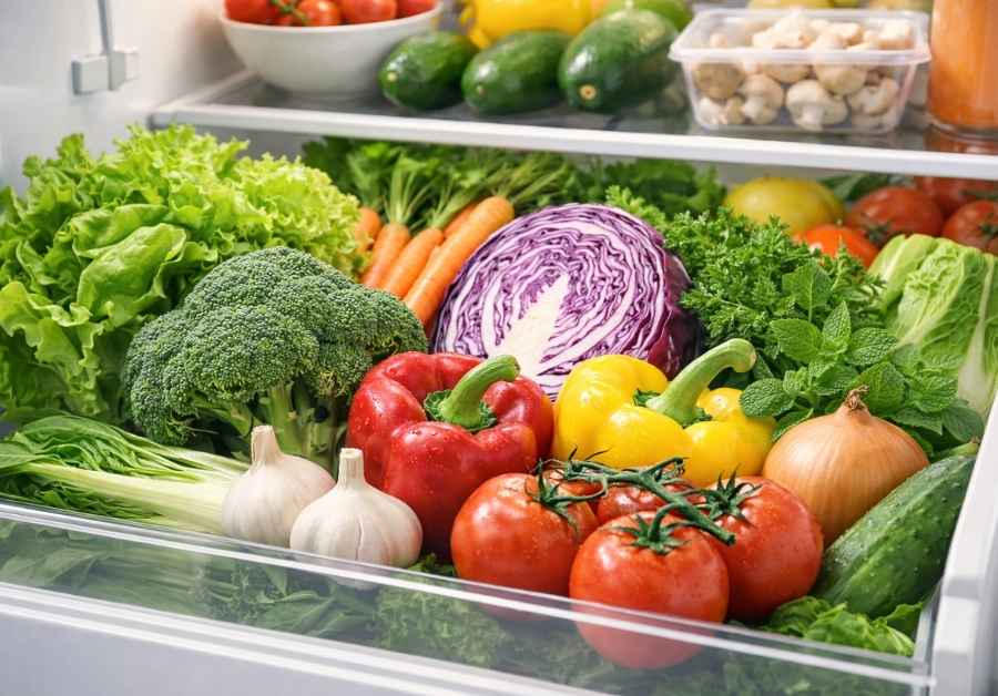 冷蔵庫の中の野菜のイメージ